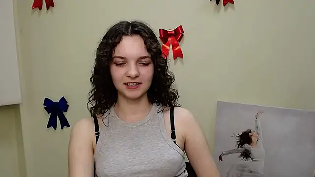 Snapshot of _SusieSu_ chatting on 02/15/25, 04:56 SusieSu online show from 02/15/25, 04:56