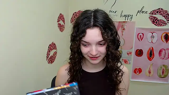 Snapshot of _SusieSu_ chatting on 03/06/25, 07:14 SusieSu online show from 03/06/25, 07:14