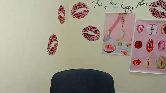 Snapshot of _SusieSu_ chatting on 03/06/25, 10:41 SusieSu online show from 03/06/25, 10:41