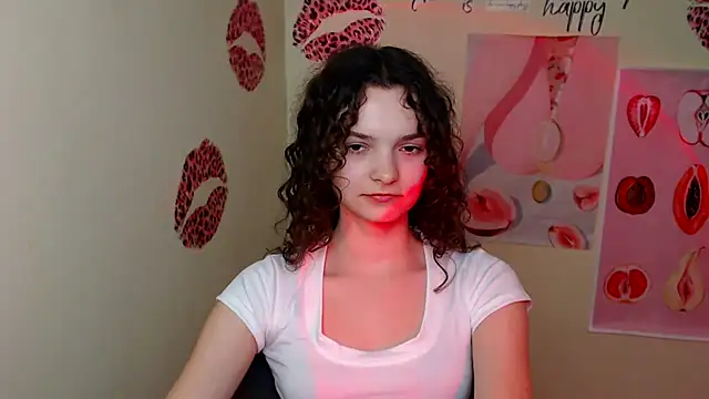 Snapshot of _SusieSu_ chatting on 03/11/25, 10:51 SusieSu online show from 03/11/25, 10:51