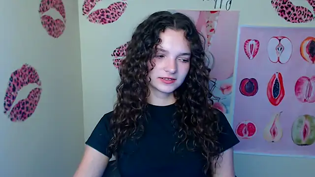 Snapshot of _SusieSu_ chatting on 09/23/25, 06:27 SusieSu online show from 09/23/25, 06:27