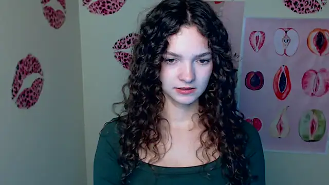 Snapshot of _SusieSu_ chatting on 10/04/25, 07:01 SusieSu online show from 10/04/25, 07:01