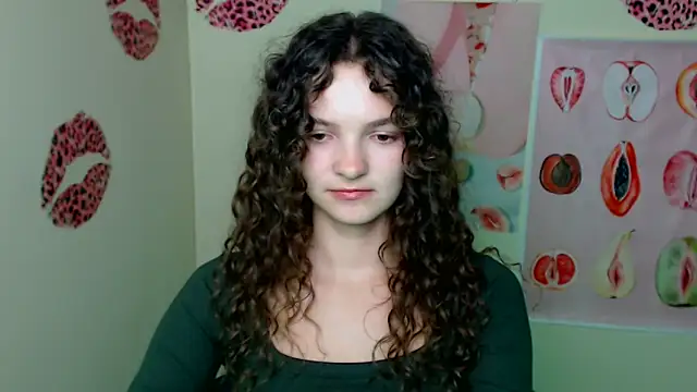 Snapshot of _SusieSu_ chatting on 10/06/25, 06:49 SusieSu online show from 10/06/25, 06:49