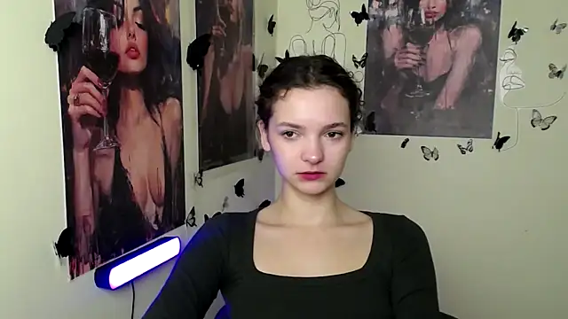 Snapshot of _SusieSu_ chatting on 10/19/25, 06:47 SusieSu online show from 10/19/25, 06:47