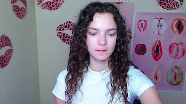 Snapshot of _SusieSu_ chatting on 10/25/25, 12:56 SusieSu online show from 10/25/25, 12:56