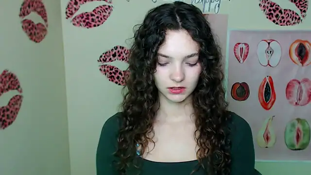 Snapshot of _SusieSu_ chatting on 10/30/25, 07:32 SusieSu online show from 10/30/25, 07:32