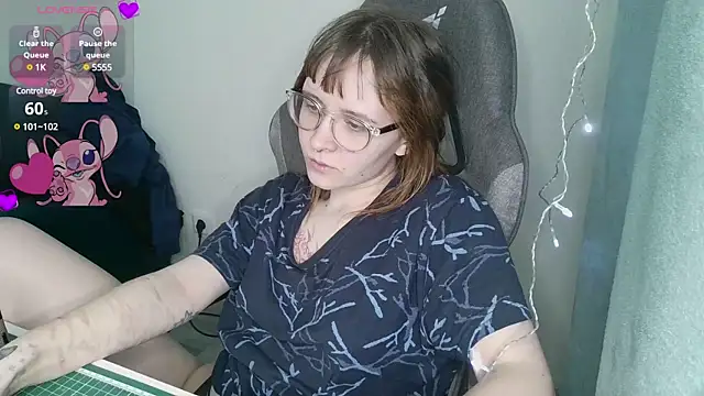 Snapshot of crashtest_13 chatting on 02/22/25, 07:12 crashtest 13 online show from 02/22/25, 07:12