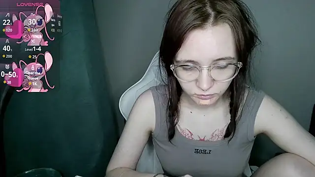 Snapshot of crashtest_13 chatting on 11/01/25, 12:18 crashtest 13 online show from 11/01/25, 12:18