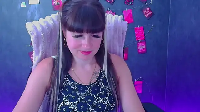 Snapshot of Violla_My chatting on 06/25/26, 05:56 Violla My online show from 06/25/26, 05:56