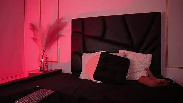 Tiffany sander online show from 12/16/25, 03:00