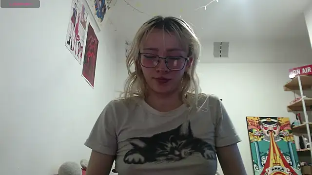 Snapshot of Cloe_five chatting on 05/04/26, 10:50 Cloe five online show from 05/04/26, 10:50