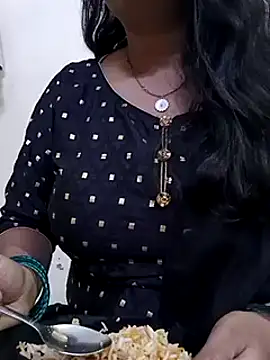 Anamika Kapoor online show from 12/24/24, 10:39