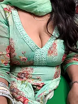 Anamika Kapoor online show from 09/29/25, 01:22