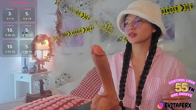 Snapshot of Eva_depp chatting on 10/27/25, 04:22 Eva depp online show from 10/27/25, 04:22