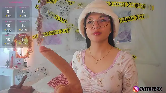 Snapshot of Eva_depp chatting on 10/29/25, 03:25 Eva depp online show from 10/29/25, 03:25