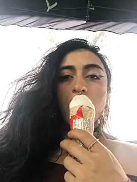 Lila Desiree online show from 02/04/26, 07:42