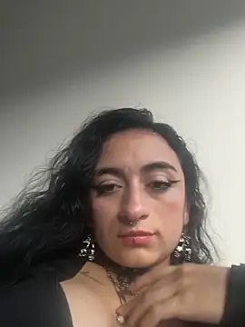 Snapshot of Lila_Desiree chatting on 05/19/26, 10:27 Lila Desiree online show from 05/19/26, 10:27