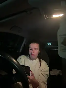 Snapshot of maisiesmithx chatting on 12/31/24, 07:40 maisiesmithx online show from 12/31/24, 07:40