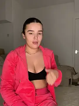 Snapshot of maisiesmithx chatting on 01/06/25, 10:58 maisiesmithx online show from 01/06/25, 10:58