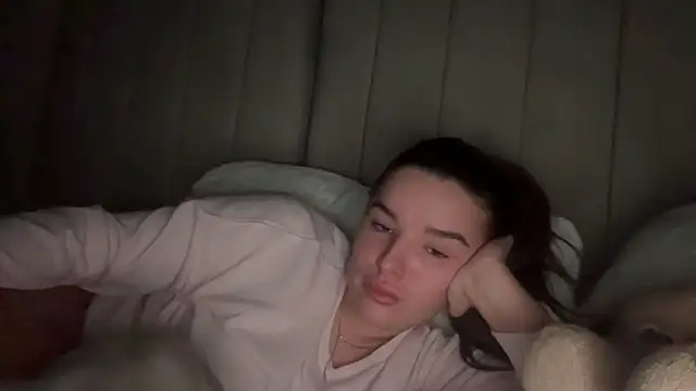 Snapshot of maisiesmithx chatting on 01/09/25, 05:02 maisiesmithx online show from 01/09/25, 05:02