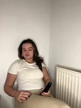 Snapshot of maisiesmithx chatting on 01/13/25, 11:17 maisiesmithx online show from 01/13/25, 11:17