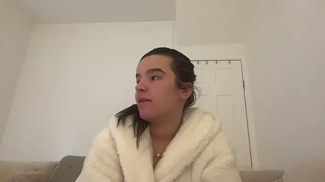 Snapshot of maisiesmithx chatting on 01/23/25, 04:15 maisiesmithx online show from 01/23/25, 04:15