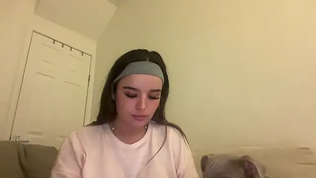 Snapshot of maisiesmithx chatting on 01/27/25, 04:41 maisiesmithx online show from 01/27/25, 04:41