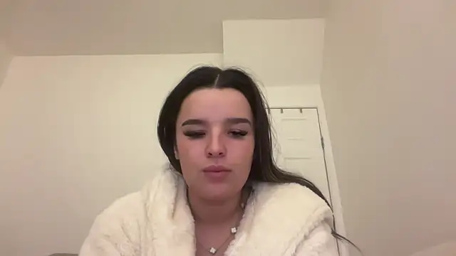 Snapshot of maisiesmithx chatting on 01/29/25, 10:22 maisiesmithx online show from 01/29/25, 10:22