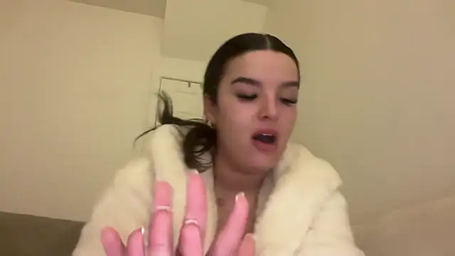 Snapshot of maisiesmithx chatting on 01/31/25, 11:35 maisiesmithx online show from 01/31/25, 11:35