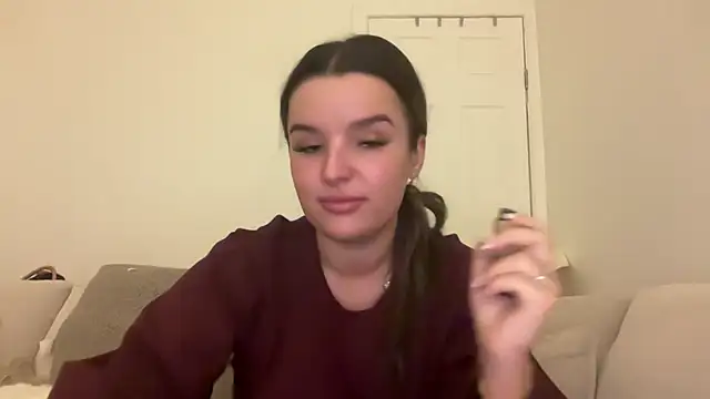 Snapshot of maisiesmithx chatting on 02/02/25, 02:27 maisiesmithx online show from 02/02/25, 02:27