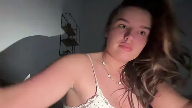 Snapshot of maisiesmithx chatting on 02/05/25, 06:56 maisiesmithx online show from 02/05/25, 06:56