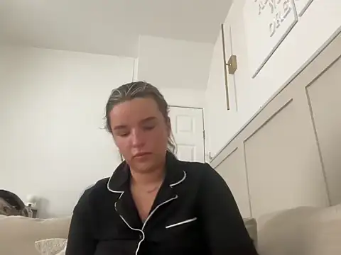 Snapshot of maisiesmithx chatting on 09/17/25, 10:06 maisiesmithx online show from 09/17/25, 10:06