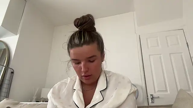 Snapshot of maisiesmithx chatting on 09/18/25, 09:00 maisiesmithx online show from 09/18/25, 09:00