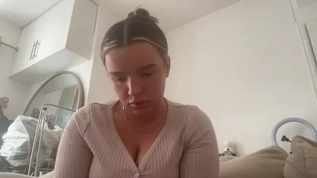 Snapshot of maisiesmithx chatting on 09/21/25, 10:06 maisiesmithx online show from 09/21/25, 10:06