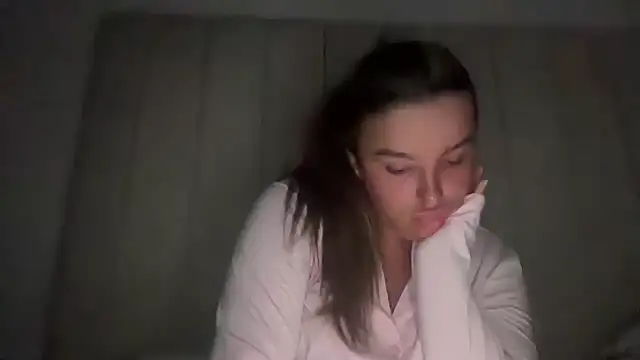 Snapshot of maisiesmithx chatting on 09/26/25, 02:04 maisiesmithx online show from 09/26/25, 02:04