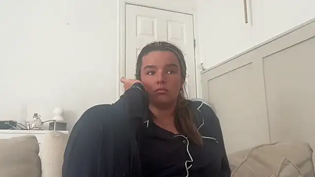 Snapshot of maisiesmithx chatting on 09/29/25, 11:37 maisiesmithx online show from 09/29/25, 11:37