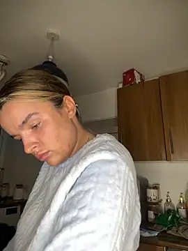 Snapshot of maisiesmithx chatting on 10/01/25, 10:38 maisiesmithx online show from 10/01/25, 10:38