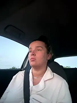 Snapshot of maisiesmithx chatting on 10/04/25, 05:55 maisiesmithx online show from 10/04/25, 05:55