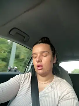 Snapshot of maisiesmithx chatting on 10/05/25, 05:22 maisiesmithx online show from 10/05/25, 05:22