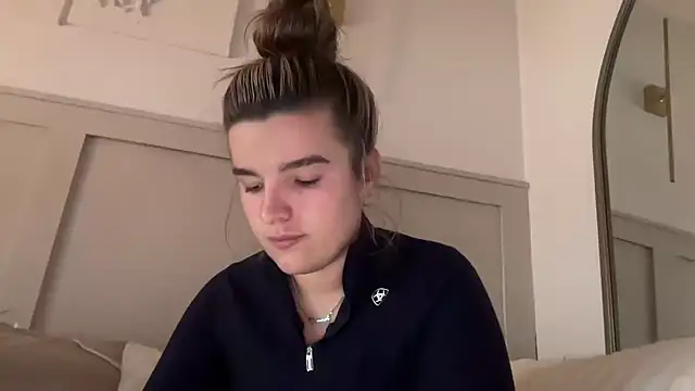 maisiesmithx online show from 11/21/25, 07:34