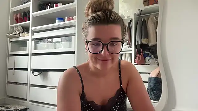 maisiesmithx online show from 06/08/26, 01:33