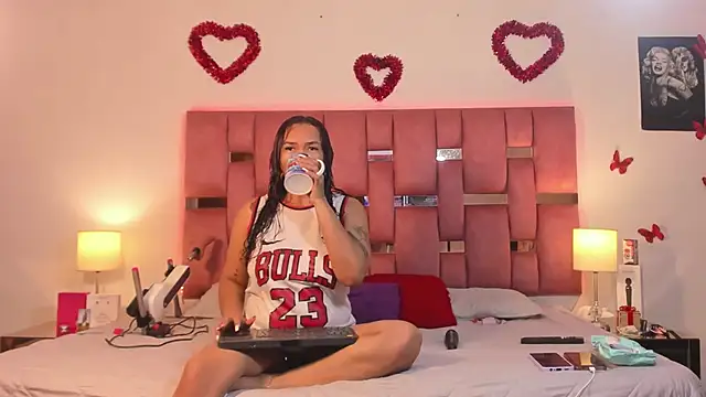 Betzabeth-Miller online show from 11/30/25, 02:59