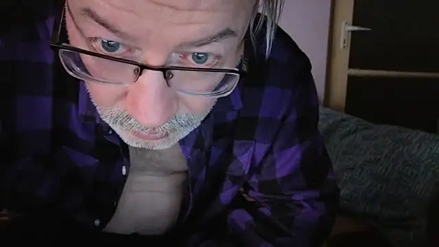 loverboyxxx69 online show from 11/10/25, 02:54