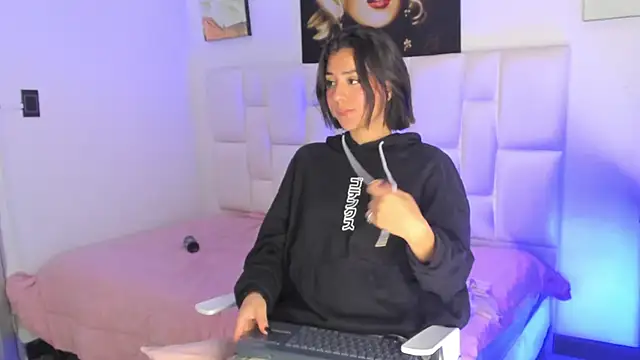 Snapshot of Antonella_Fontanna chatting on 01/25/25, 08:10 Antonella Fontanna online show from 01/25/25, 08:10