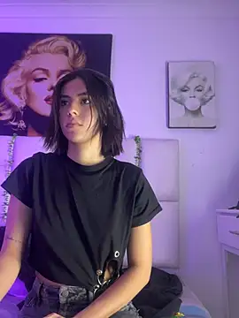 Snapshot of Antonella_Fontanna chatting on 03/22/25, 04:03 Antonella Fontanna online show from 03/22/25, 04:03
