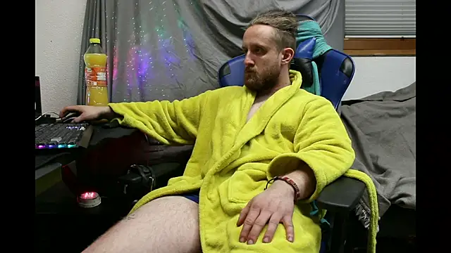 Snapshot of DrownMentallyyy chatting on 01/07/25, 06:05 DrownMentallyyy online show from 01/07/25, 06:05