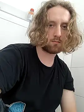 Snapshot of DrownMentallyyy chatting on 02/14/25, 11:31 DrownMentallyyy online show from 02/14/25, 11:31