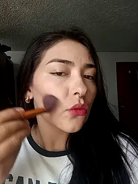 Snapshot of SophieWinslow chatting on 03/08/25, 09:08 SophieWinslow online show from 03/08/25, 09:08