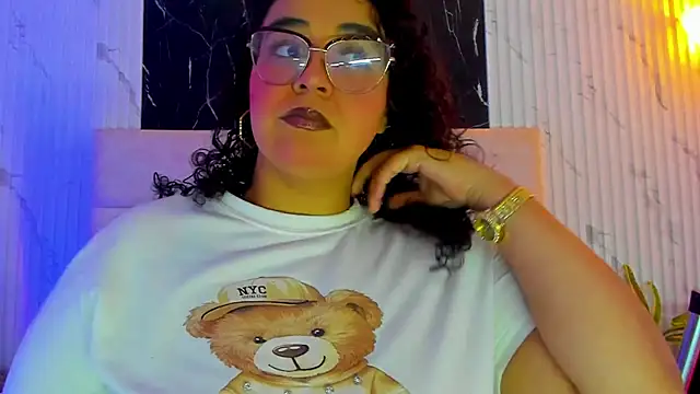 Reginavegaa online show from 05/07/26, 11:37
