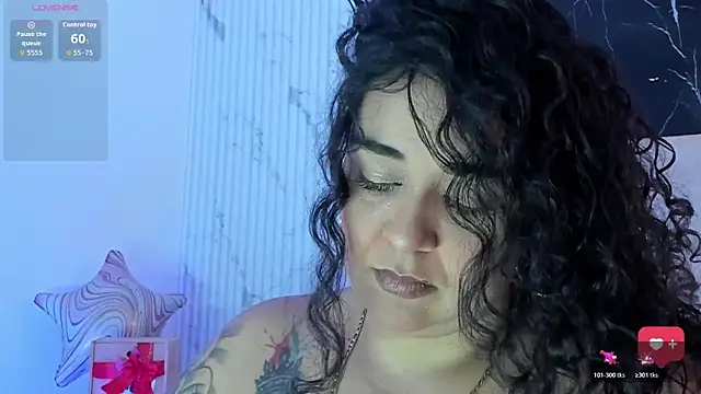 Reginavegaa online show from 05/23/26, 11:36